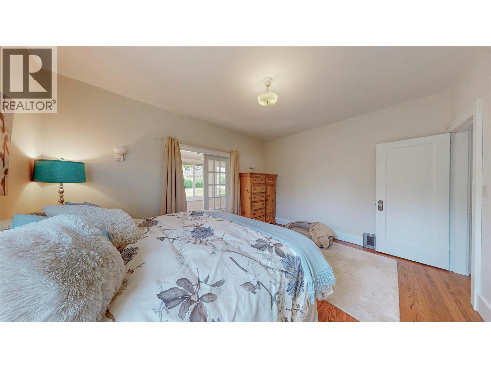 4371 Highway 97, Oliver