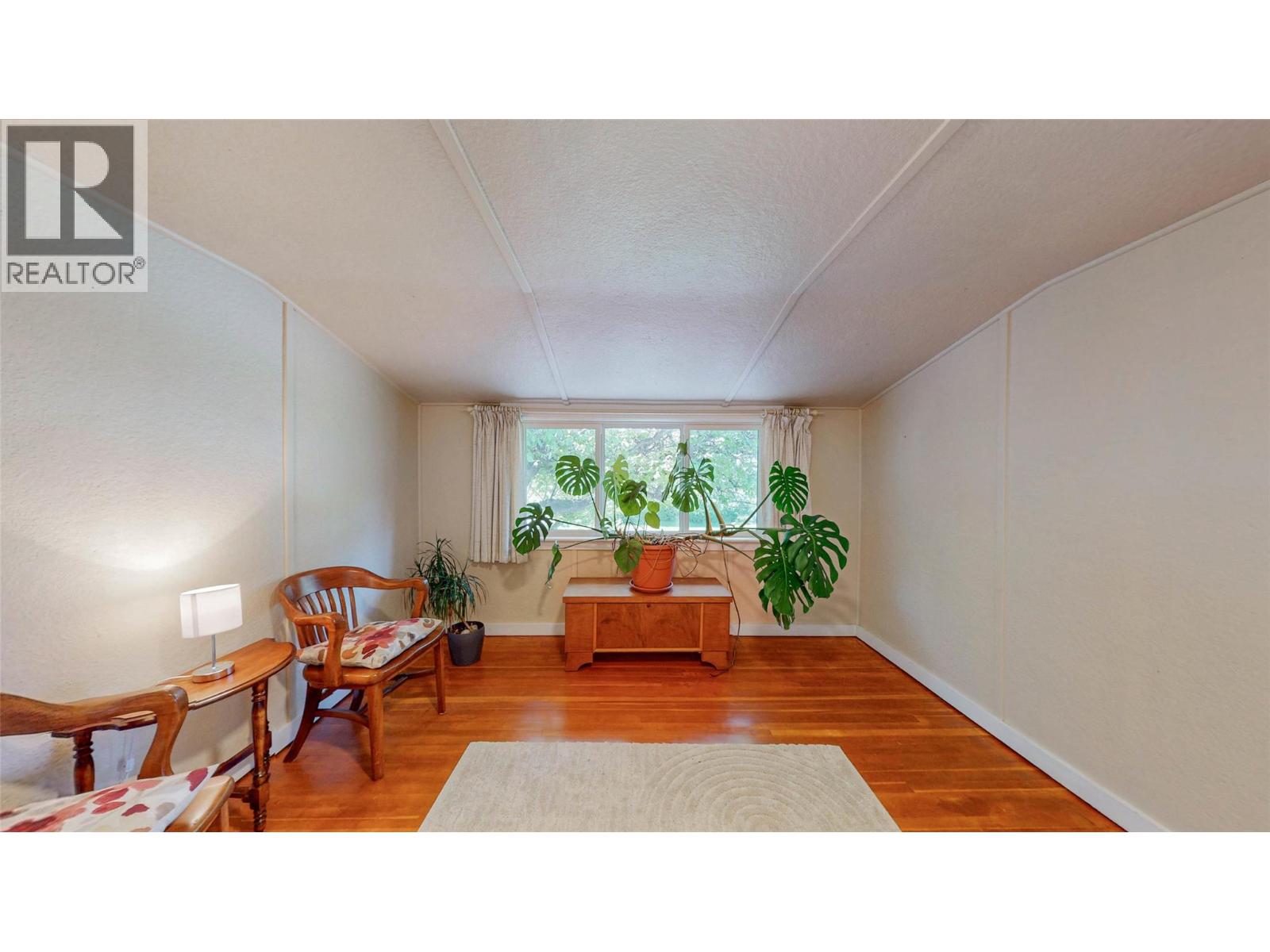 4371 Highway 97, Oliver