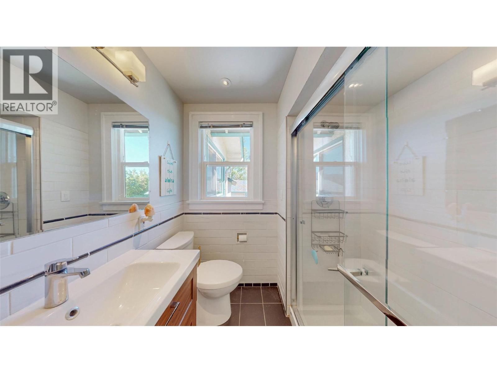 4371 Highway 97, Oliver