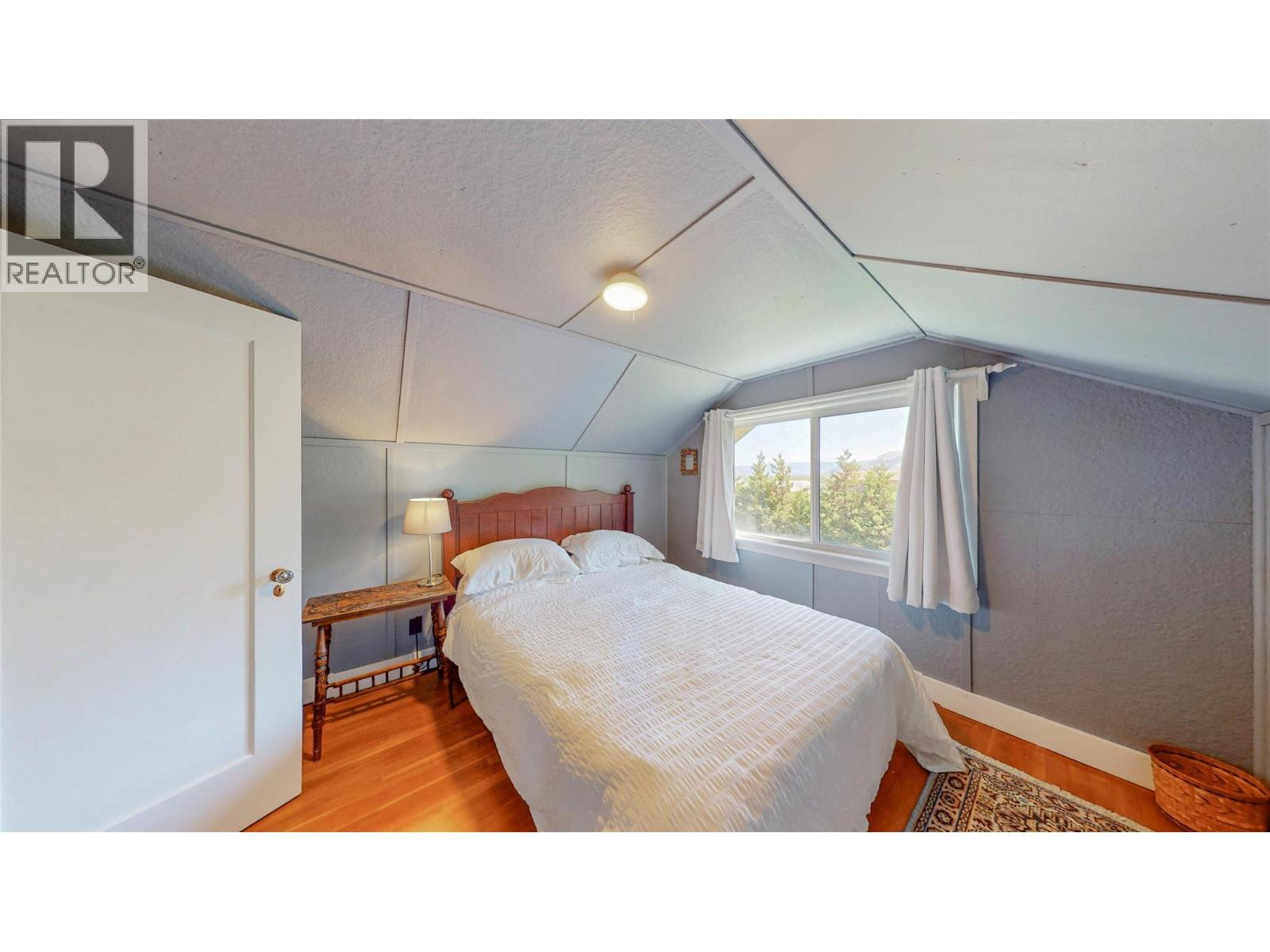 4371 Highway 97, Oliver