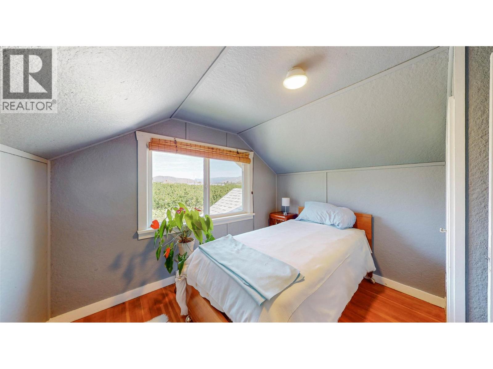 4371 Highway 97, Oliver