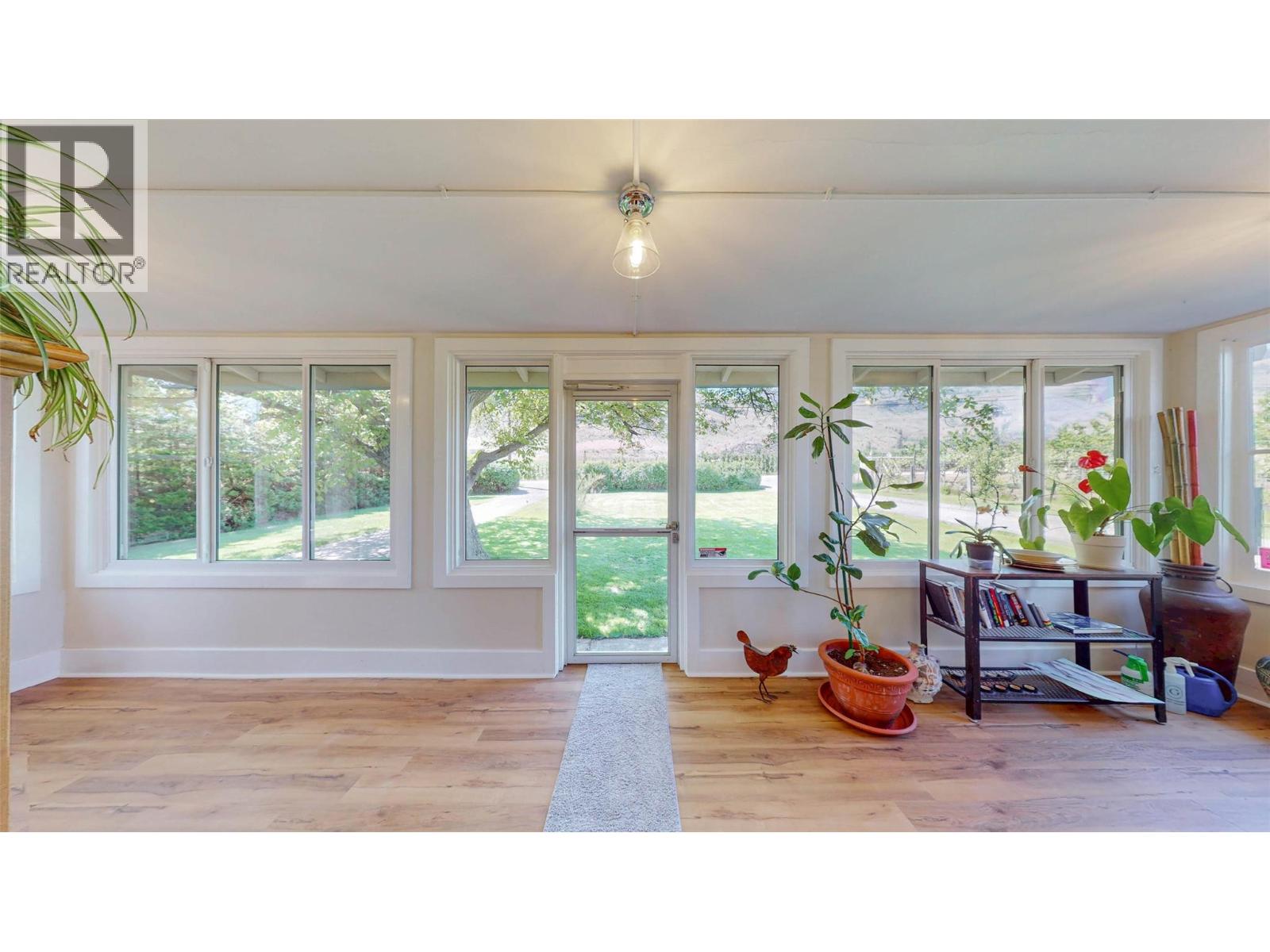 4371 Highway 97, Oliver