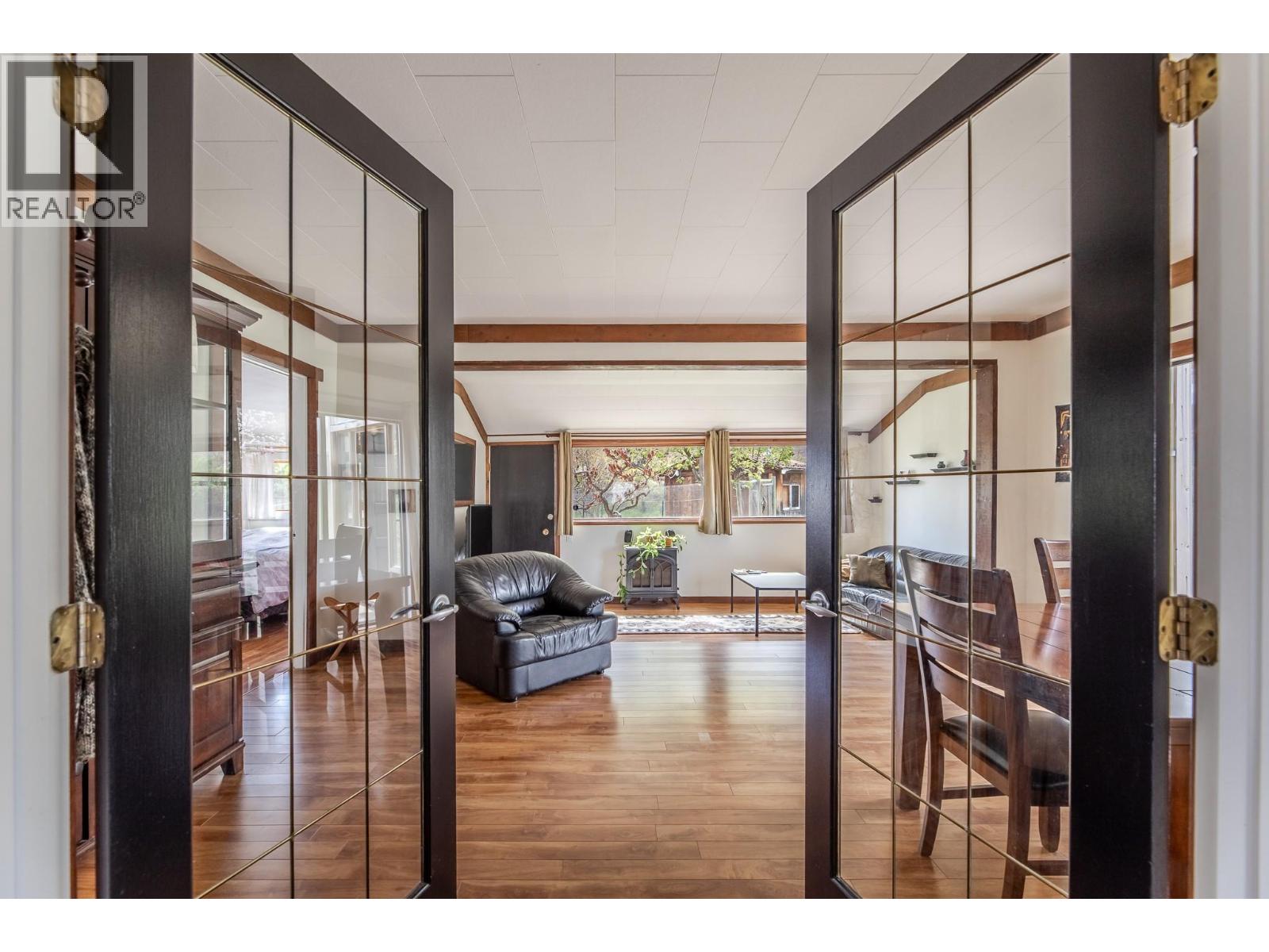 12009 Giants Head Road, Summerland