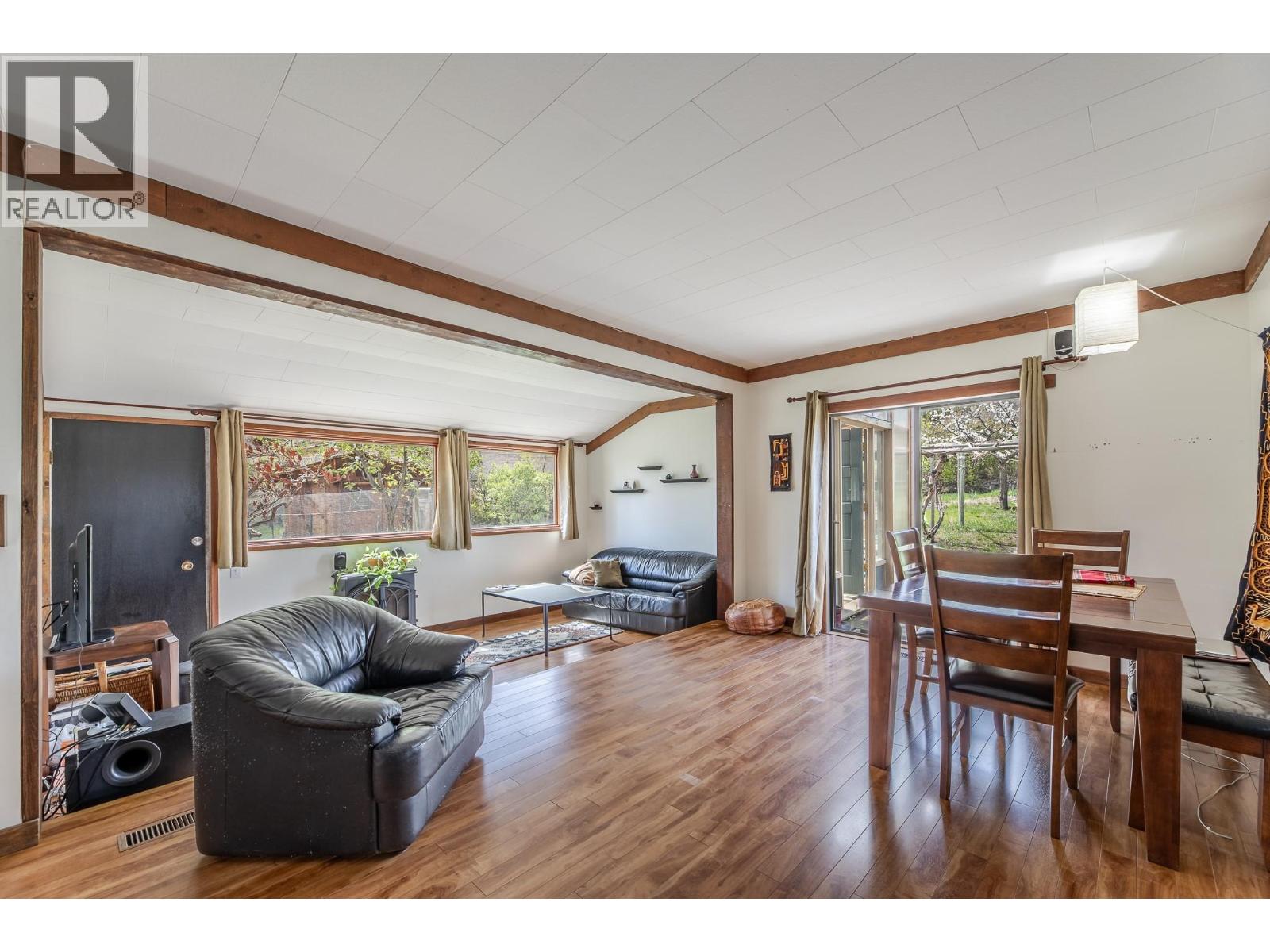 12009 Giants Head Road, Summerland