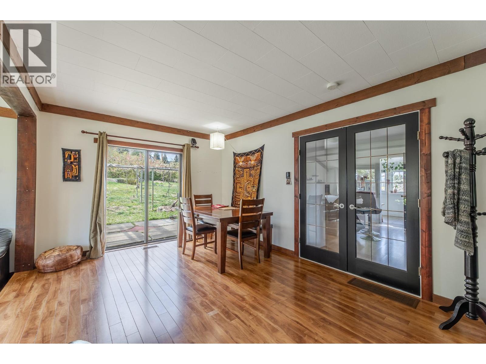 12009 Giants Head Road, Summerland