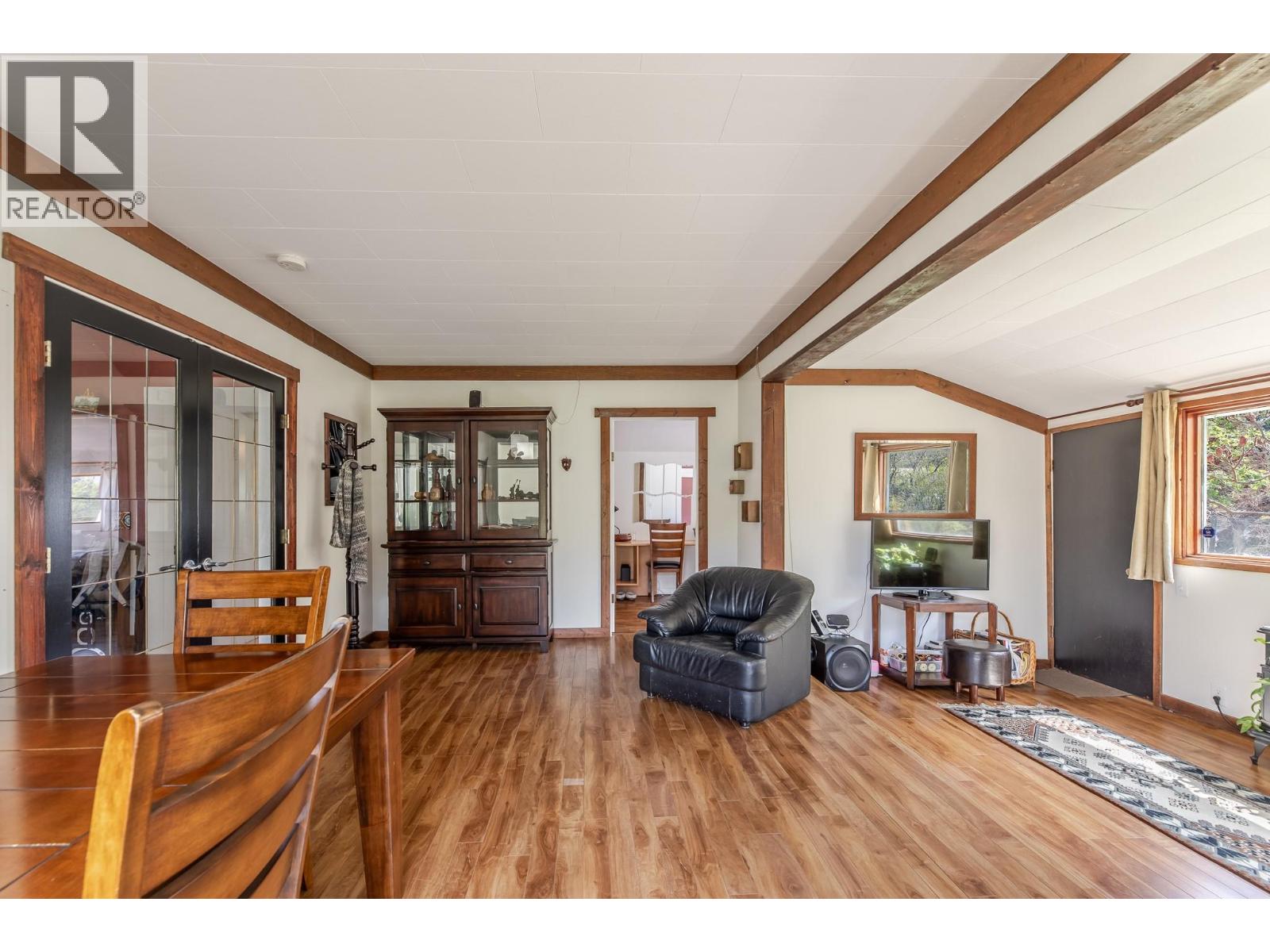 12009 Giants Head Road, Summerland