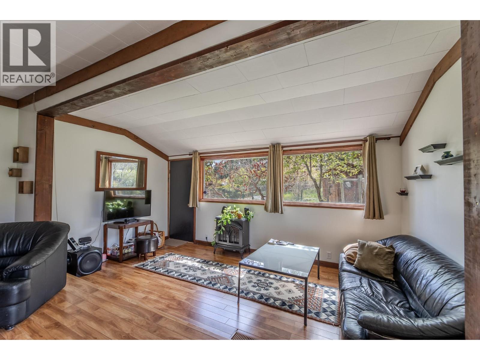 12009 Giants Head Road, Summerland