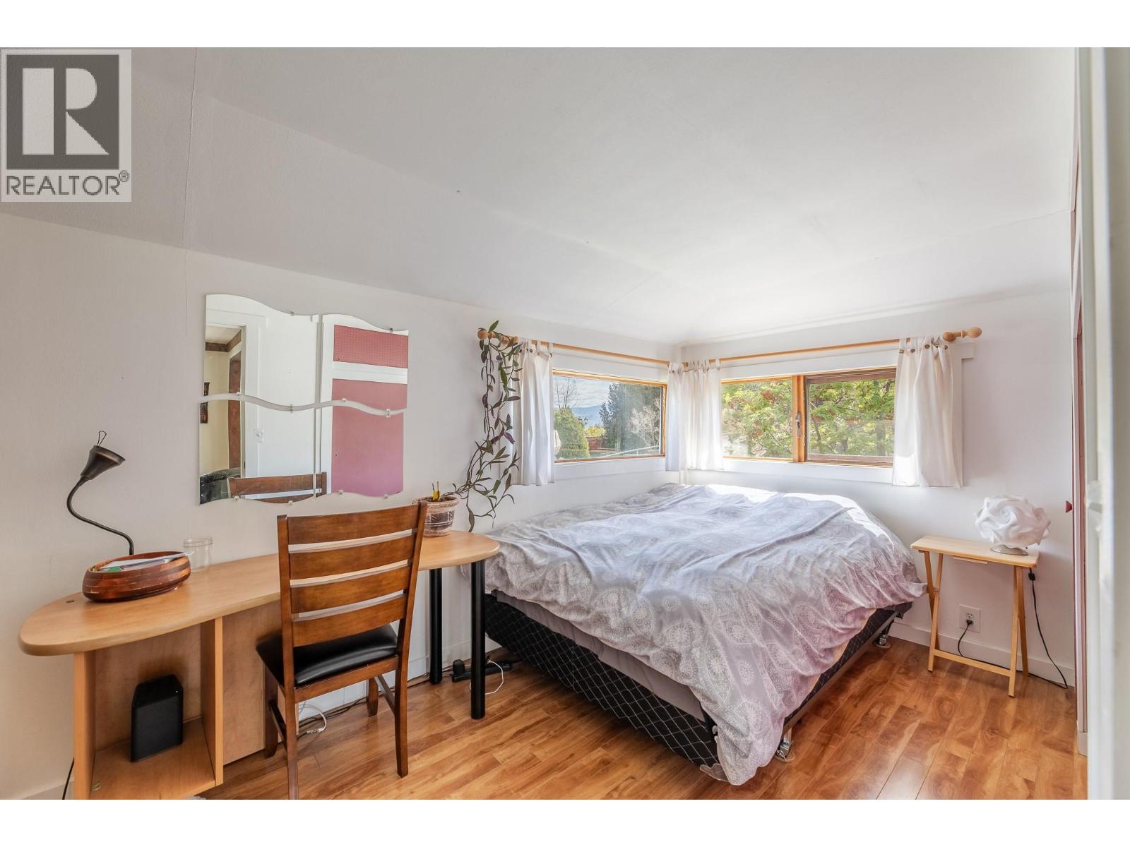 12009 Giants Head Road, Summerland