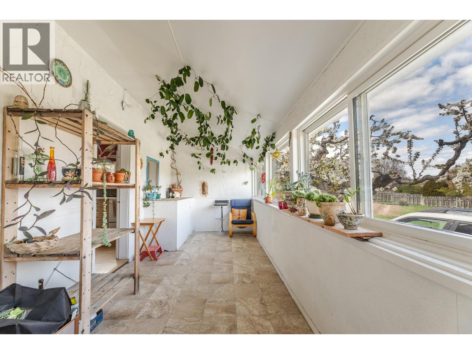 12009 Giants Head Road, Summerland