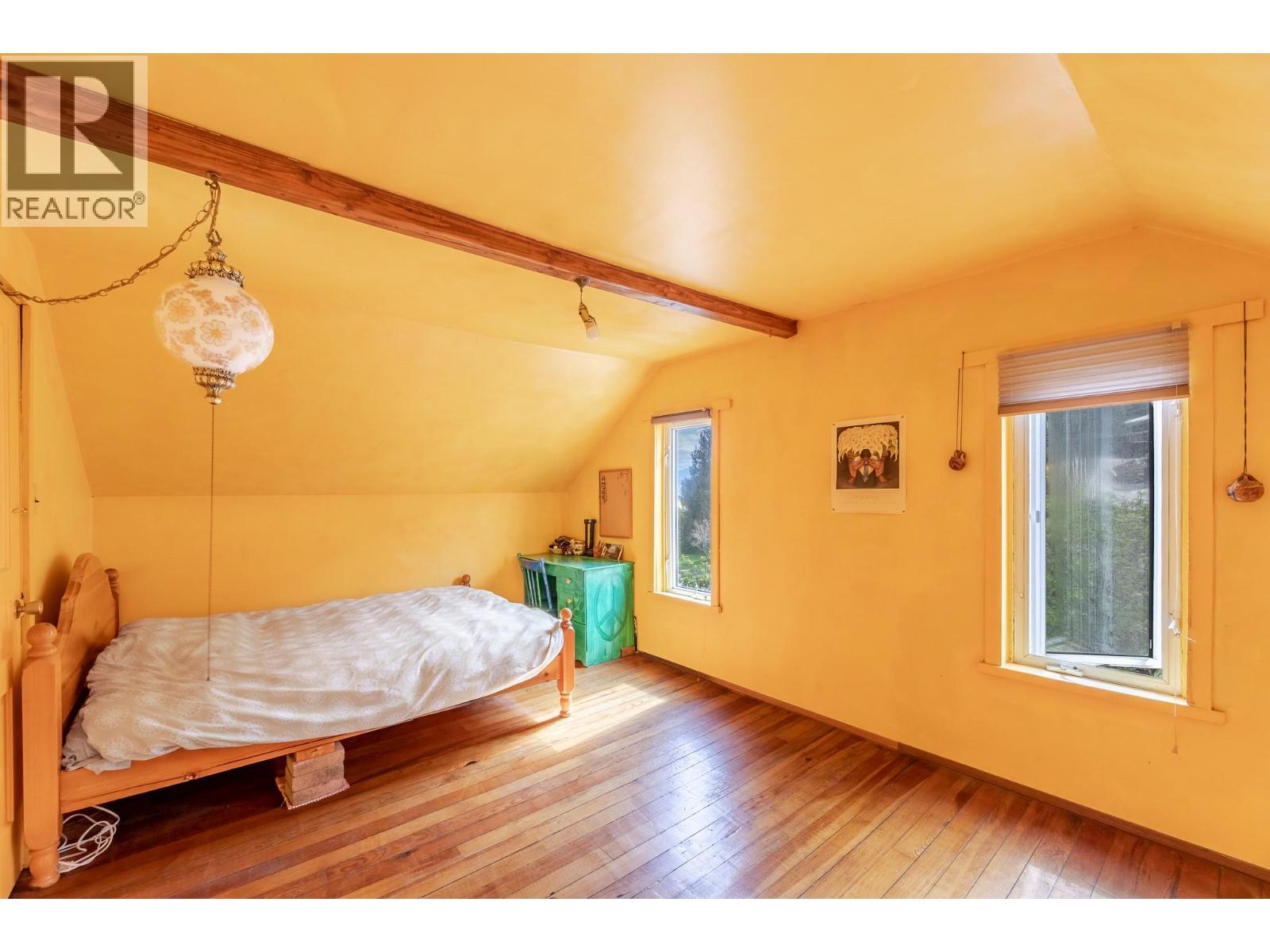 12009 Giants Head Road, Summerland