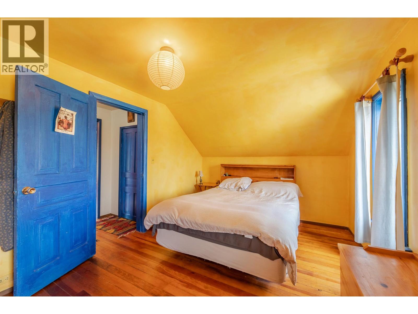 12009 Giants Head Road, Summerland