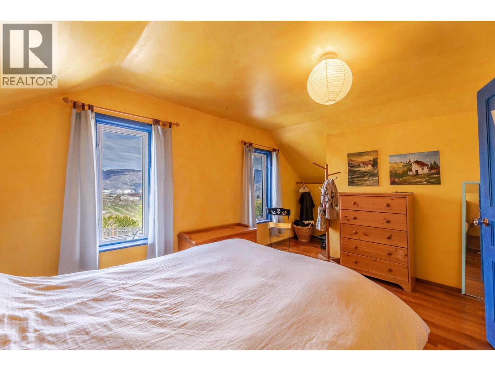 12009 Giants Head Road, Summerland