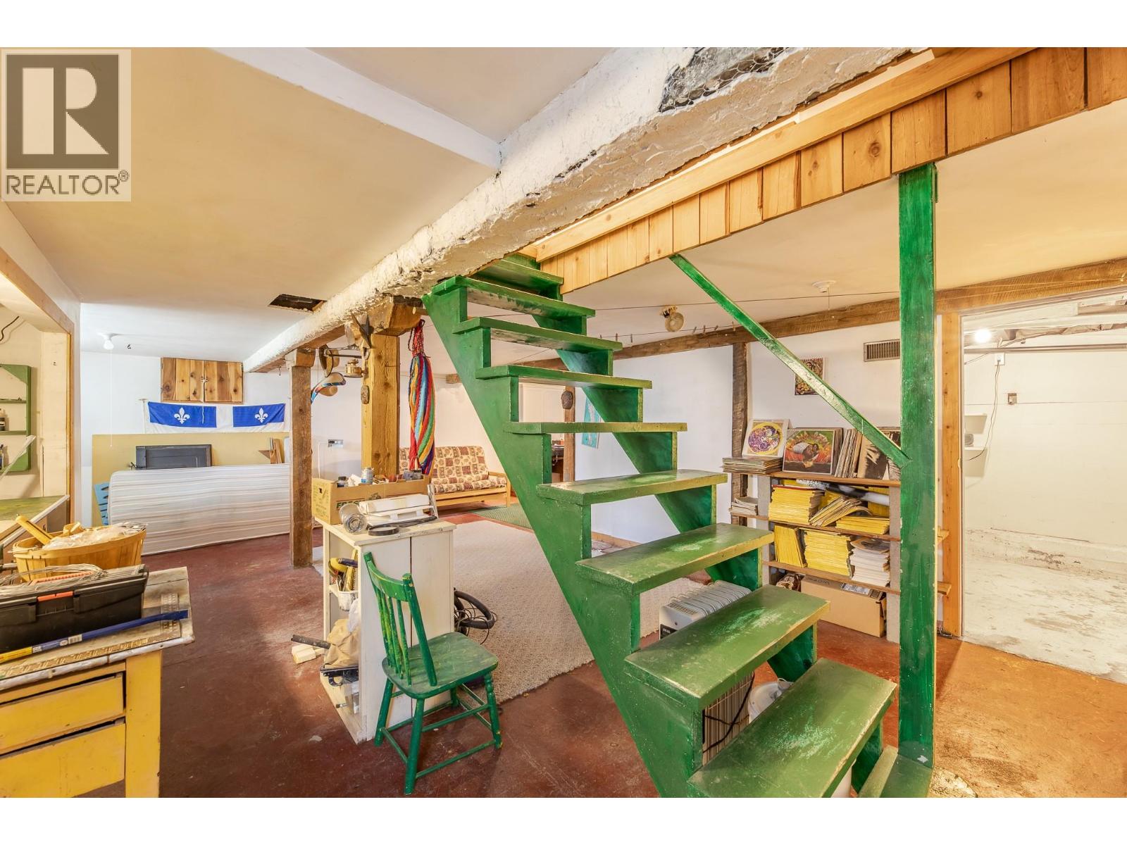 12009 Giants Head Road, Summerland