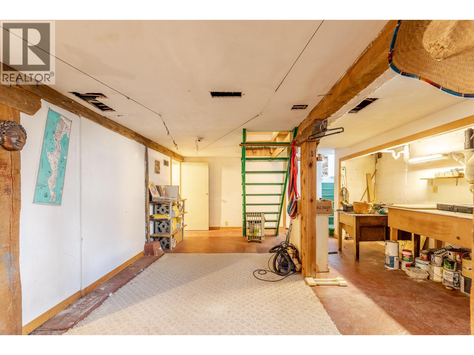 12009 Giants Head Road, Summerland