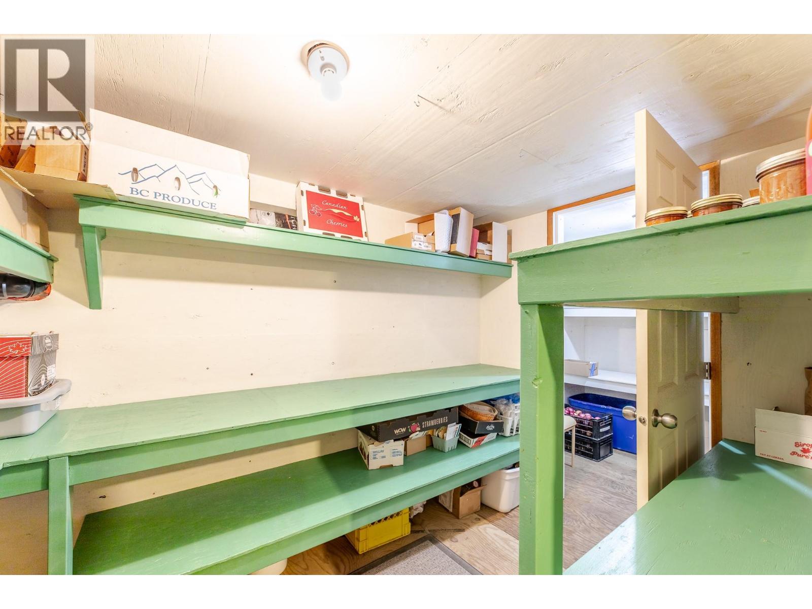 12009 Giants Head Road, Summerland