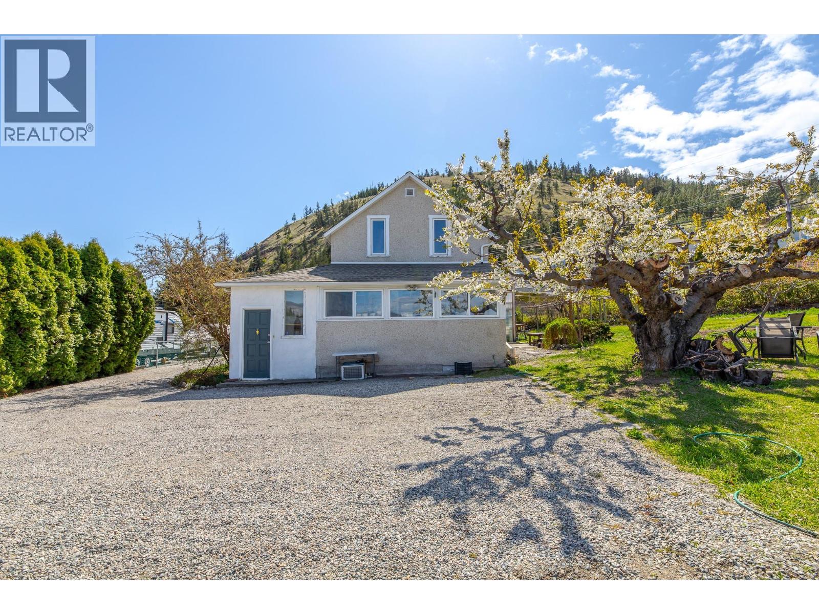 12009 Giants Head Road, Summerland