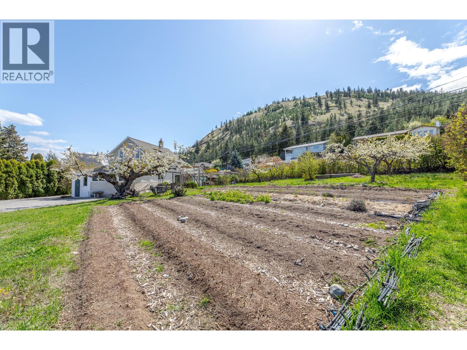 12009 Giants Head Road, Summerland