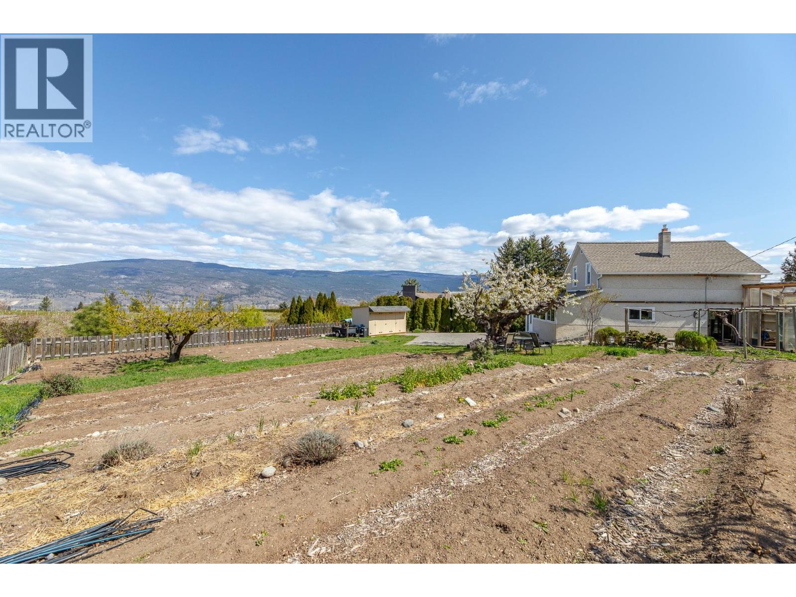 12009 Giants Head Road, Summerland