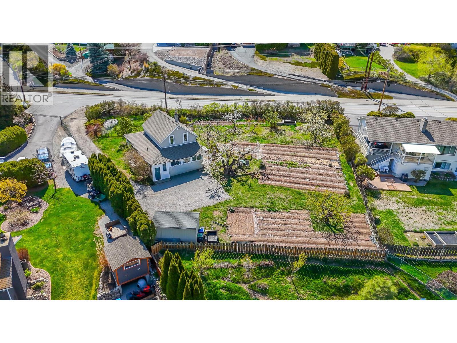 12009 Giants Head Road, Summerland