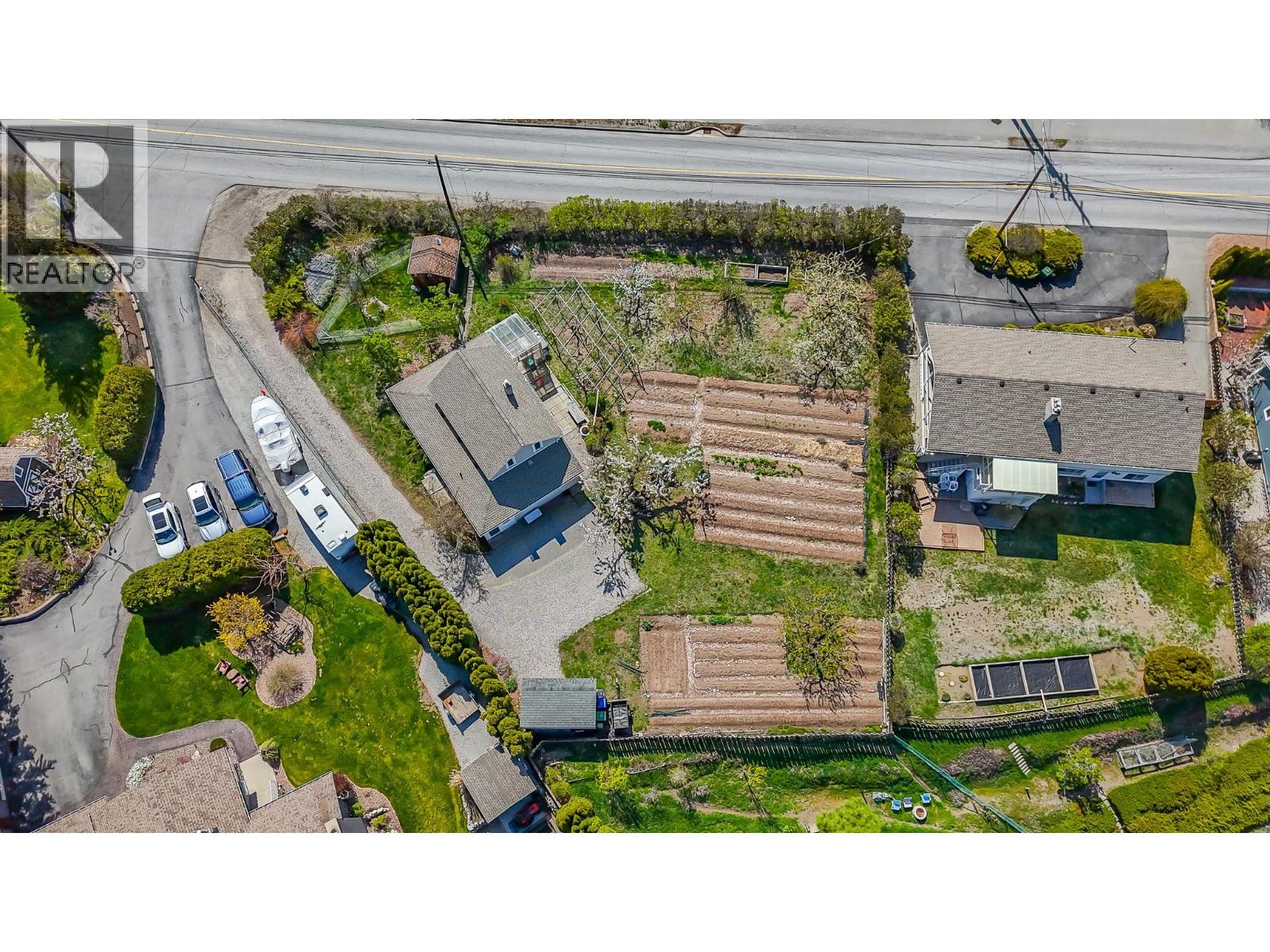 12009 Giants Head Road, Summerland