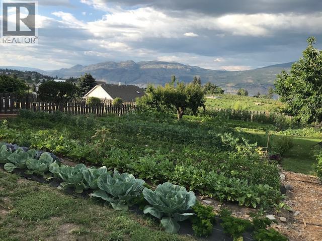 12009 Giants Head Road, Summerland