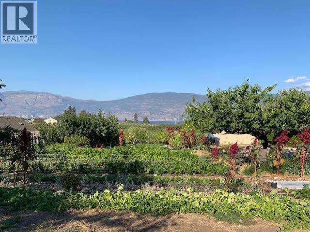 12009 Giants Head Road, Summerland