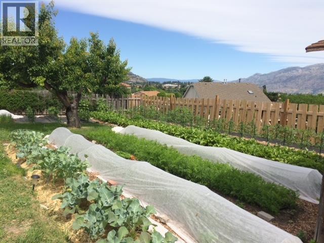 12009 Giants Head Road, Summerland