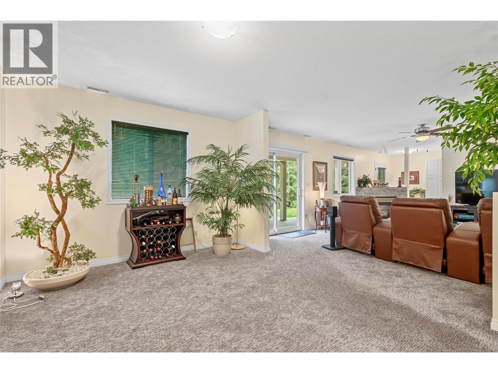  2524 Parkdale Place, Blind Bay