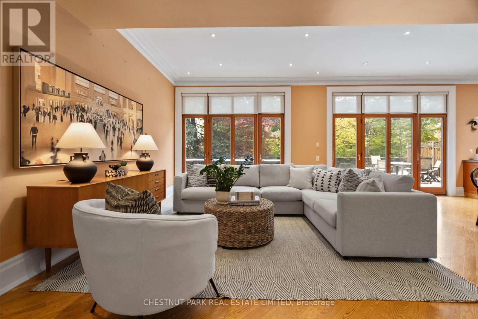 46 LOWTHER AVENUE - 10