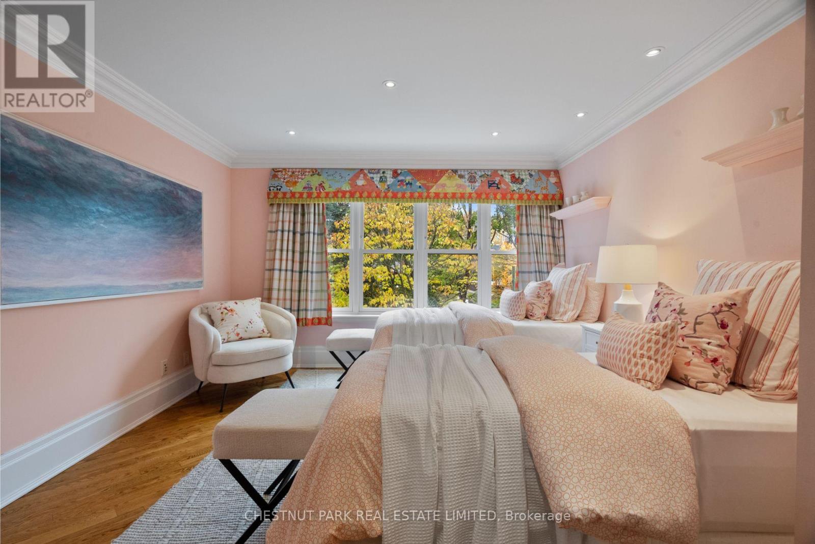 46 LOWTHER AVENUE - 23