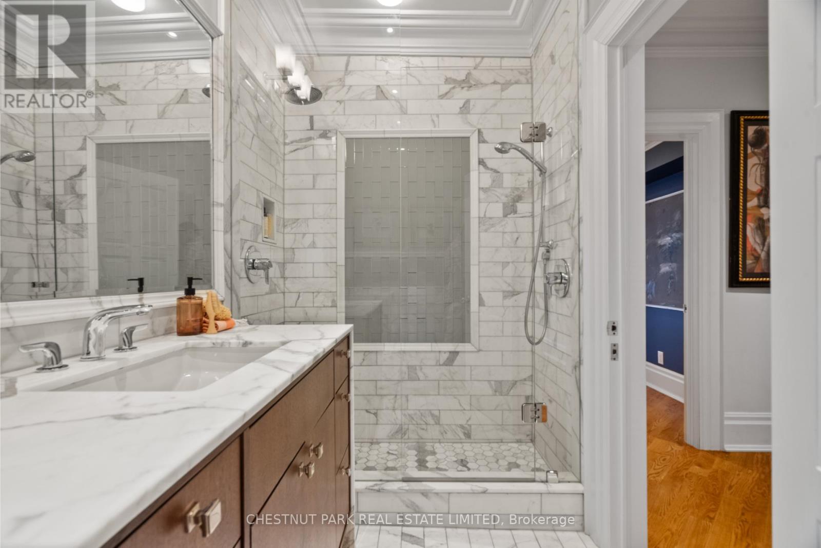 46 LOWTHER AVENUE - 25