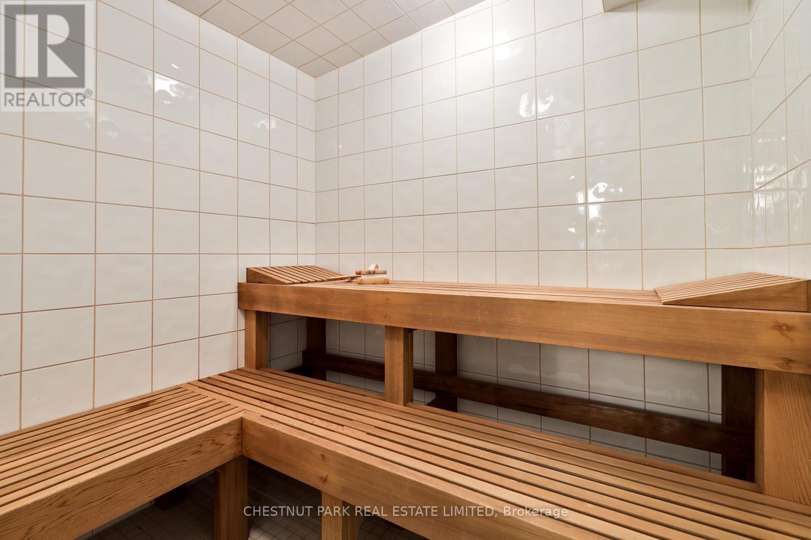 46 LOWTHER AVENUE - 34