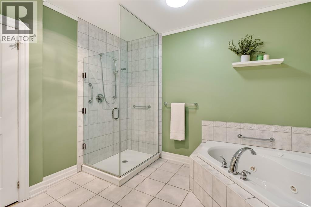 1550 VENETIAN BOULEVARD Unit# 310, Point Edward, Ontario, N7T0A4 — Photo 19