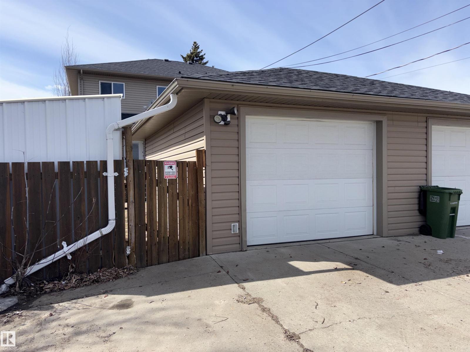 10231 163 ST NW - 5
