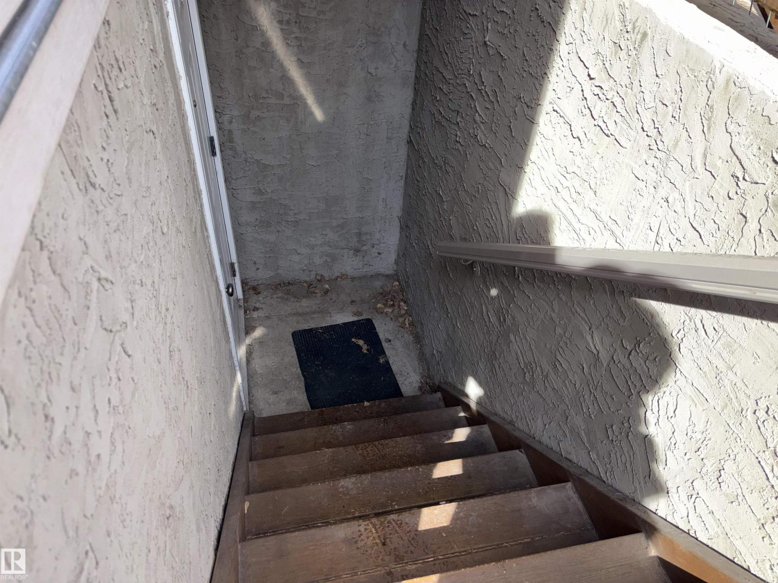 10231 163 ST NW - 7