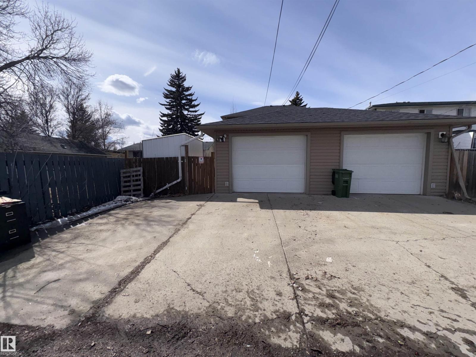 10231 163 ST NW - 8