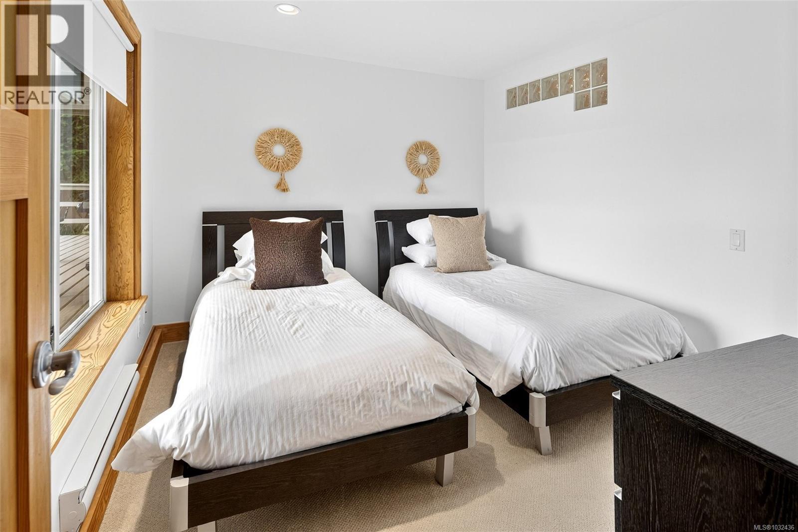 2594 Seaside Dr - 50