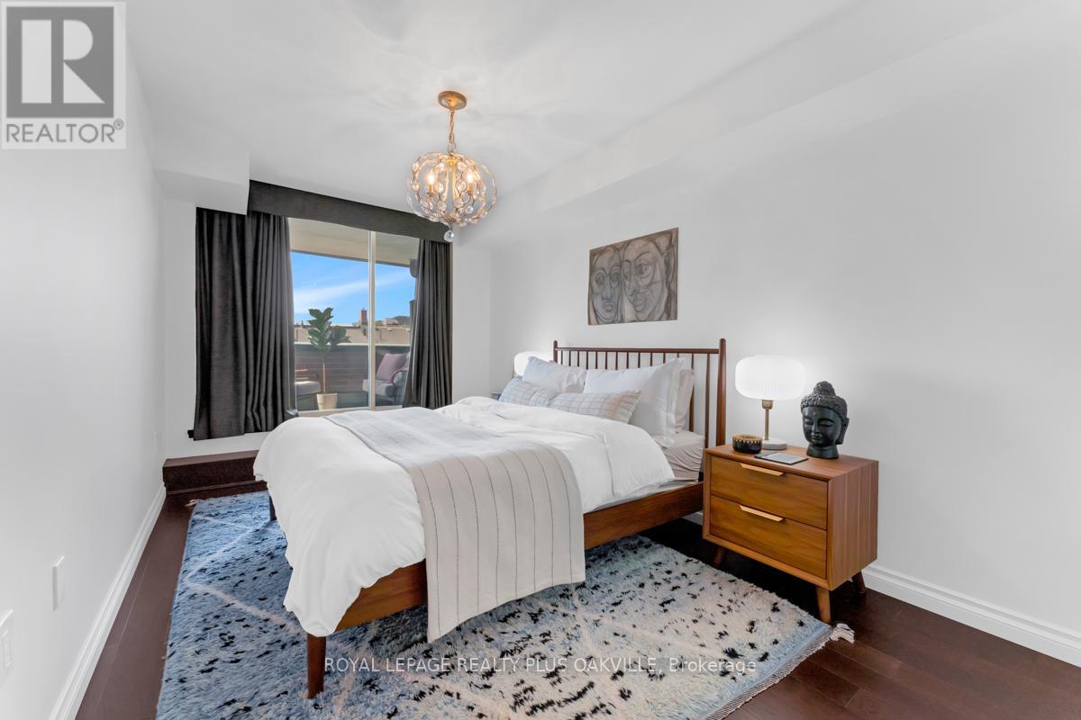#315 185 ROBINSON STREET - 21