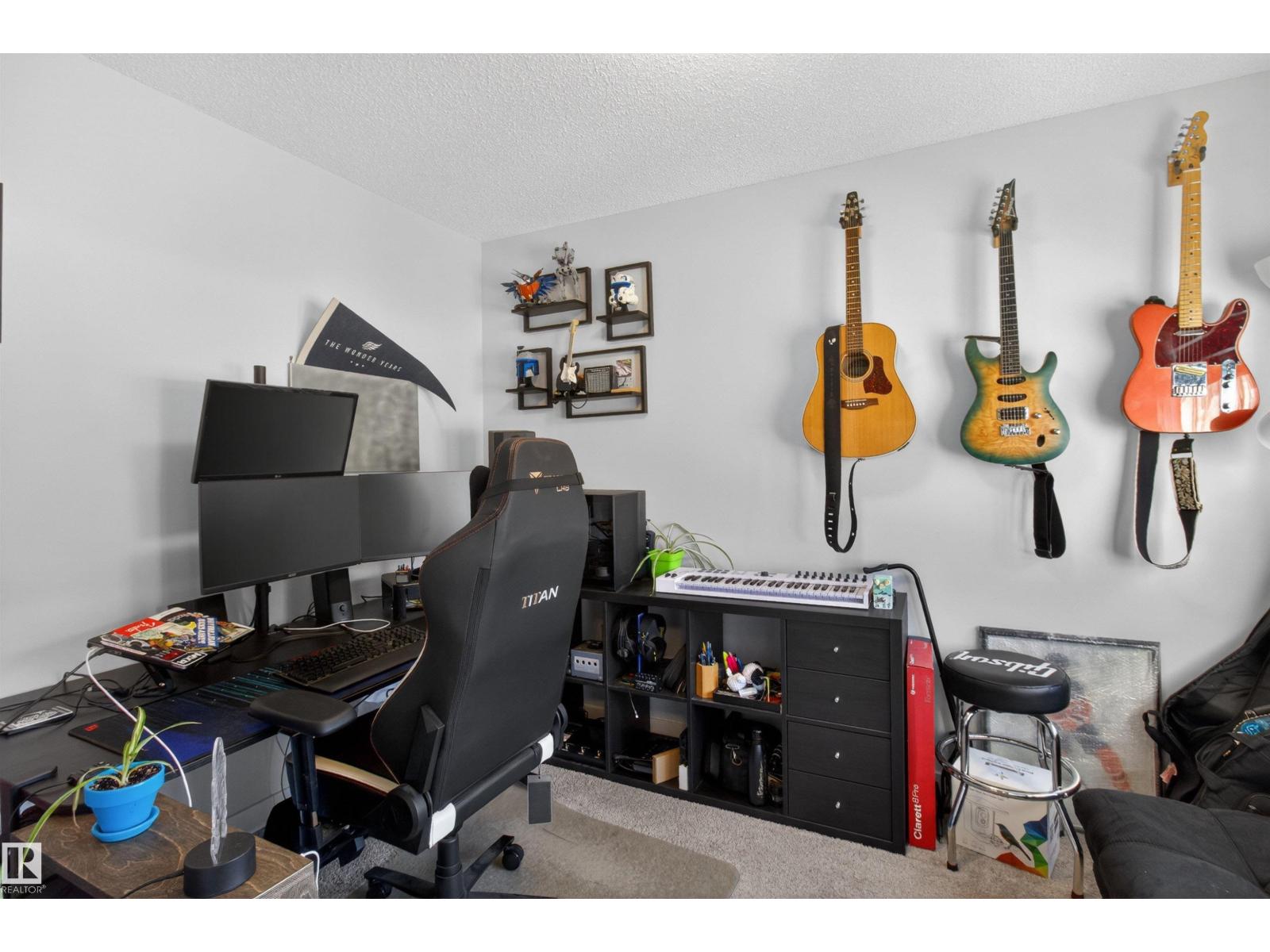 19722 26A AV NW, Edmonton