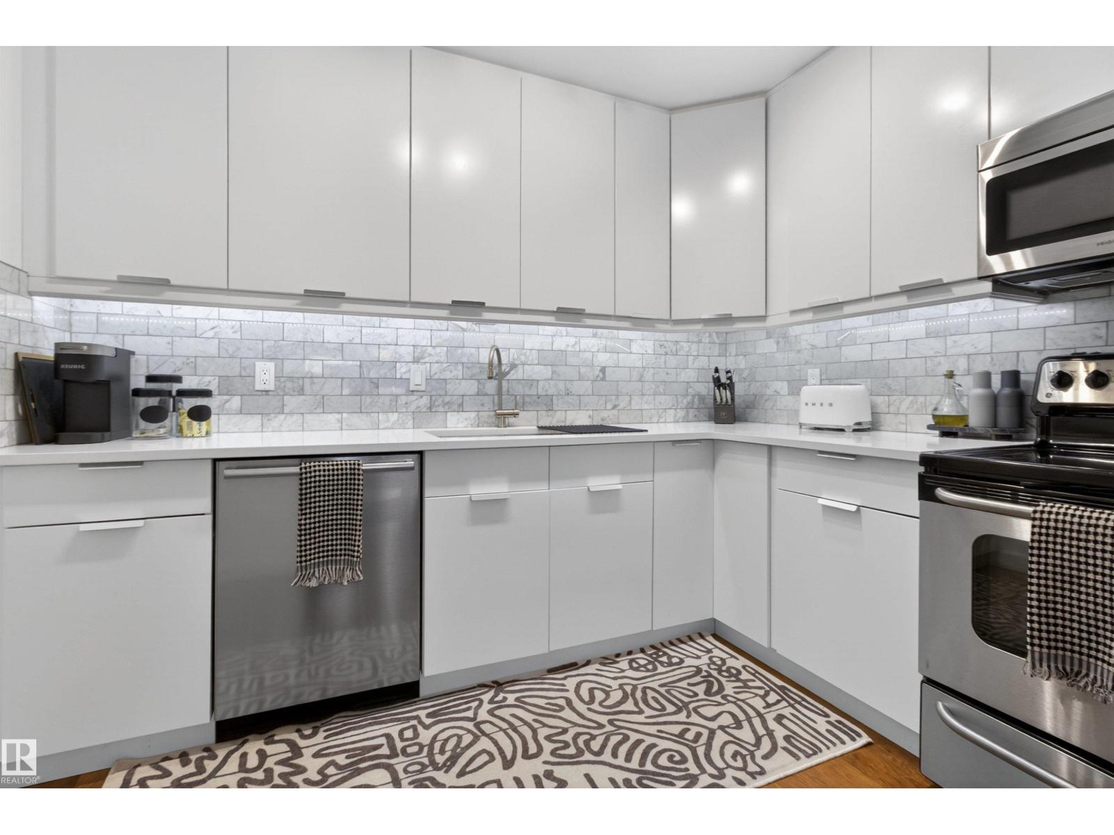 #305 10026 112 ST NW, Edmonton