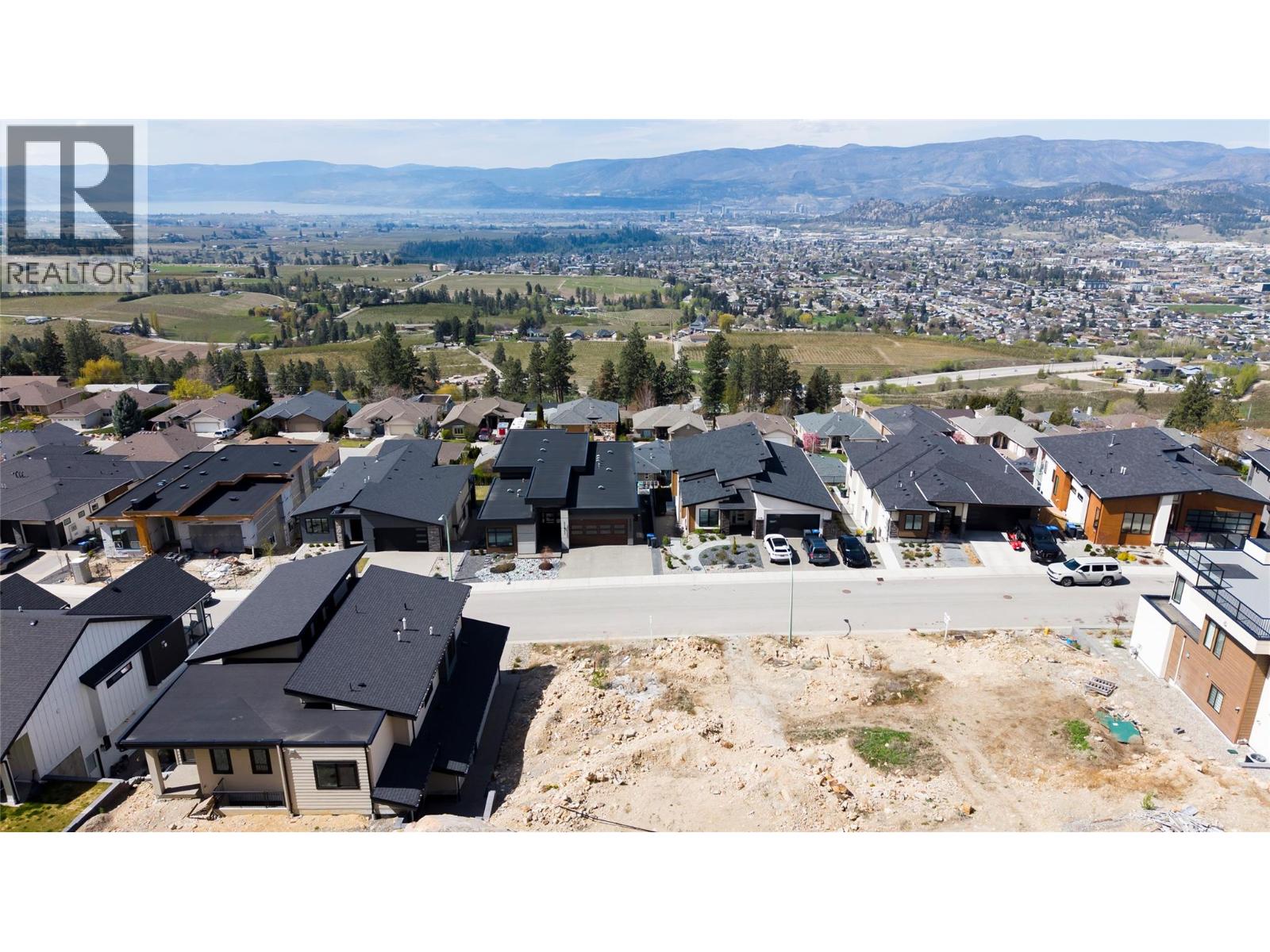 1173 Lone Pine Drive, Kelowna