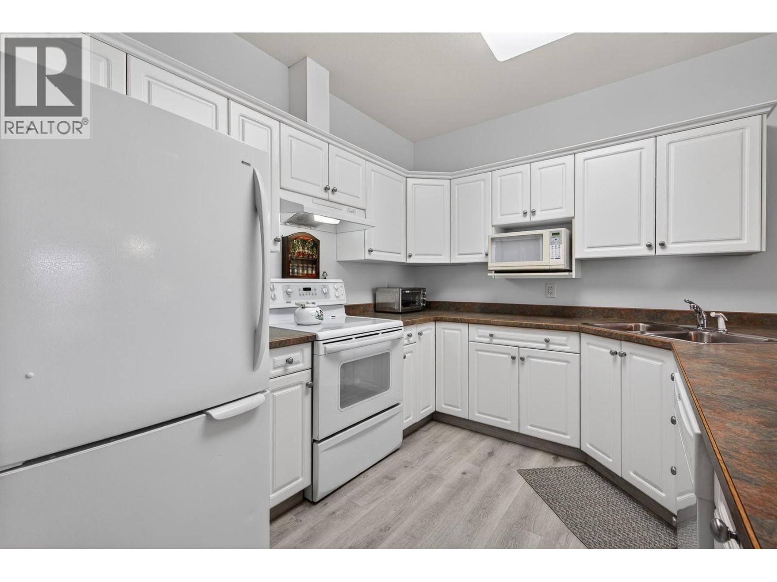 #105 2300 Benvoulin Road - 17