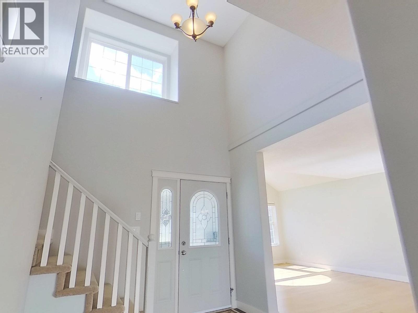 160 LOWE STREET - 14