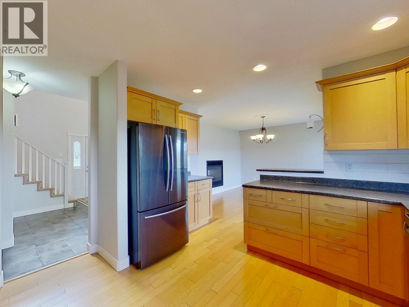 160 LOWE STREET - 11