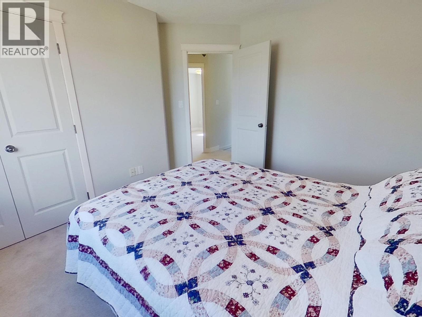 160 LOWE STREET - 20