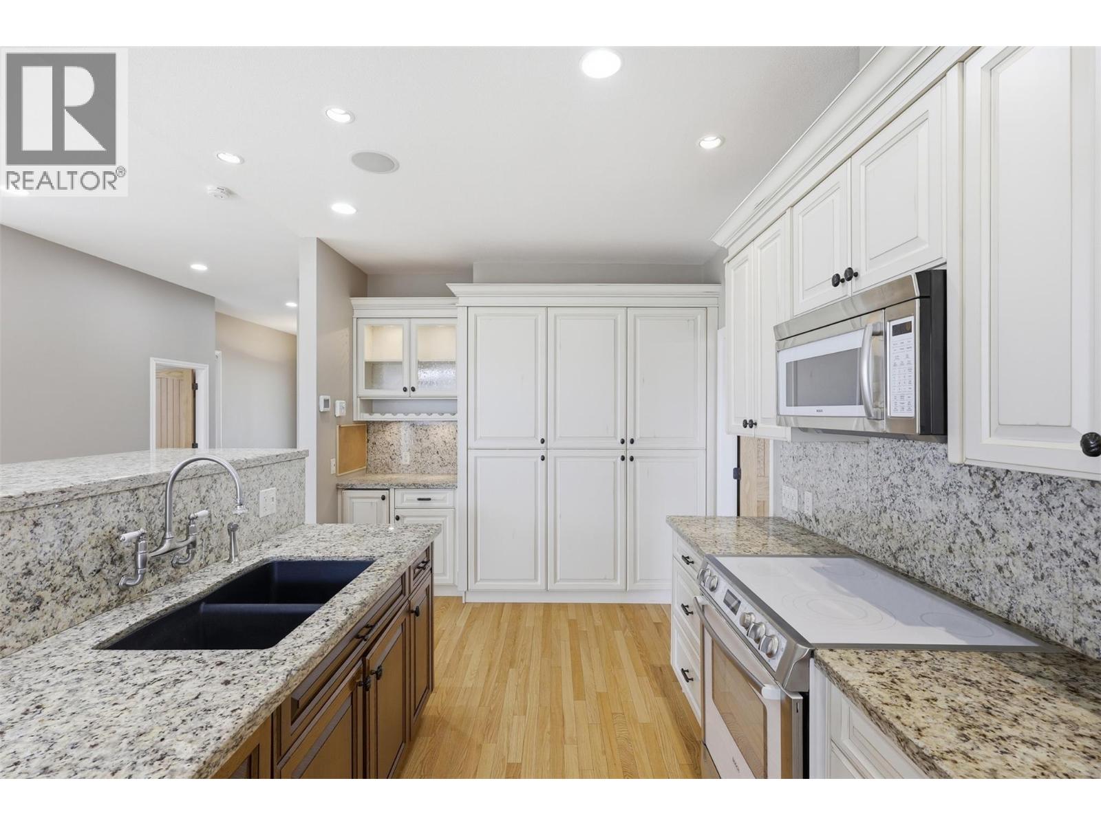 1589 GOLF RIDGE Drive - 14