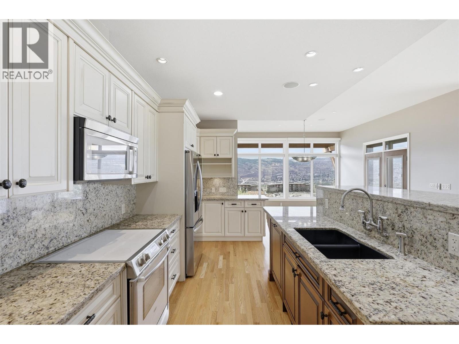 1589 GOLF RIDGE Drive - 15