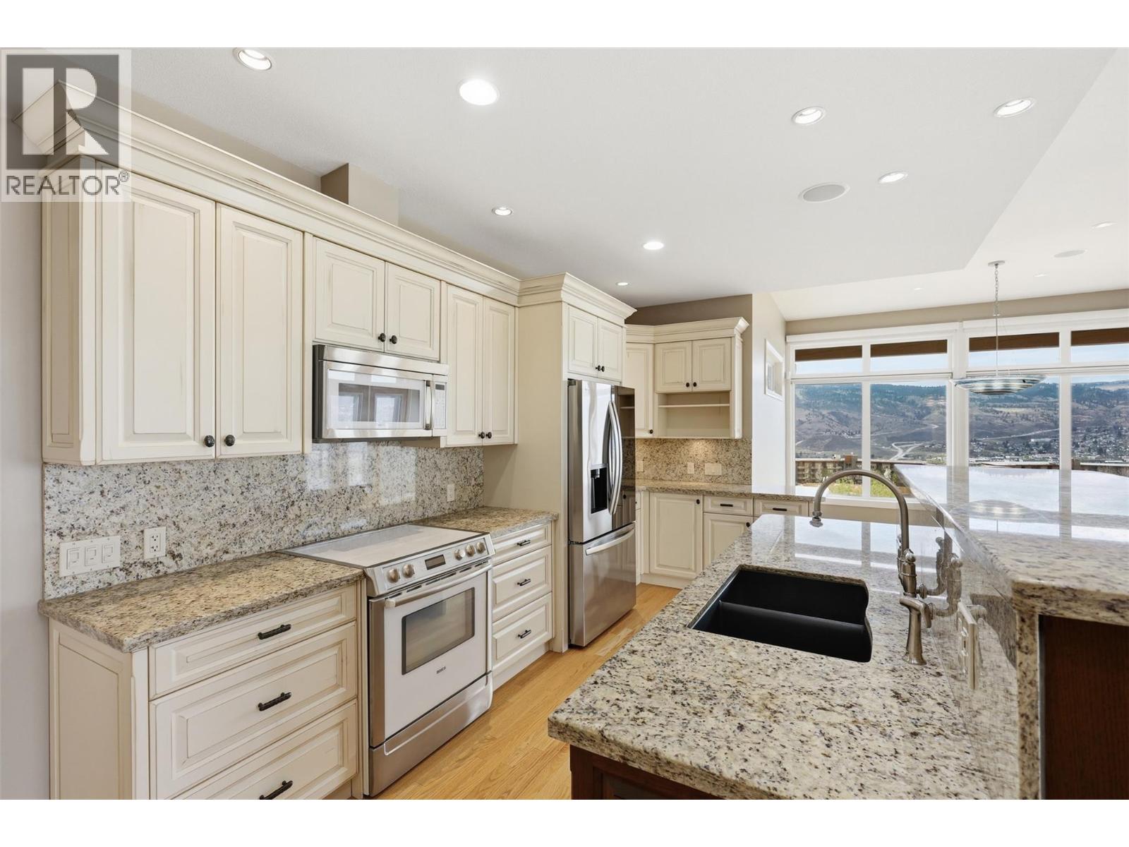 1589 GOLF RIDGE Drive - 16