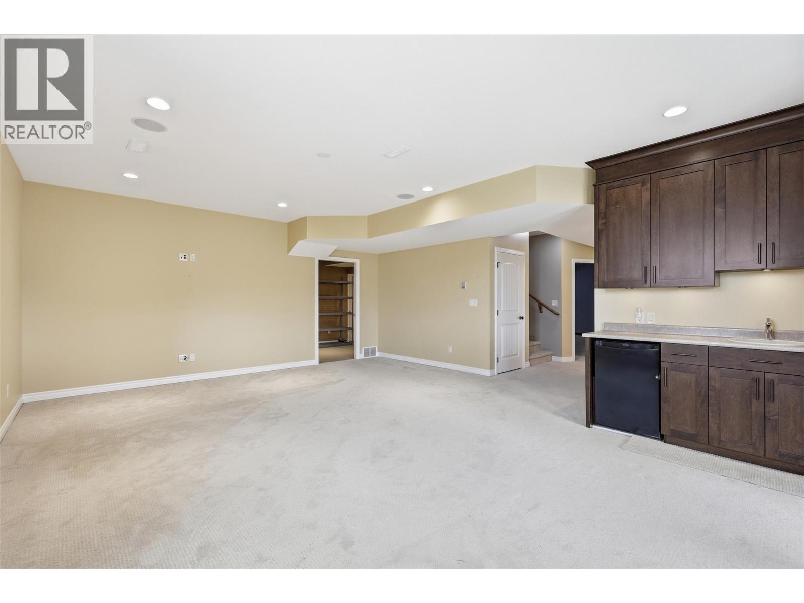 1589 GOLF RIDGE Drive - 42