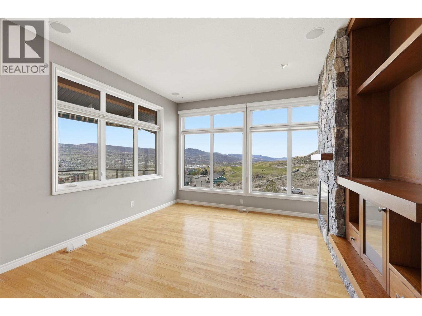 1589 GOLF RIDGE Drive - 25